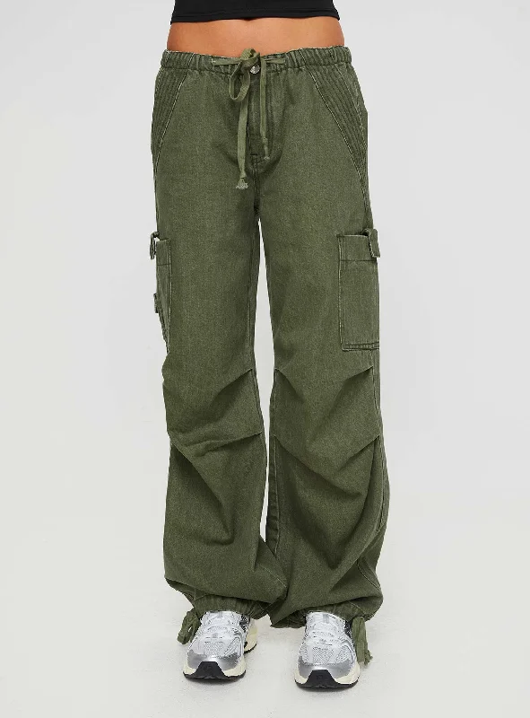 Outlet Clothing Verlaine Low Rise Cargo Jeans Olive