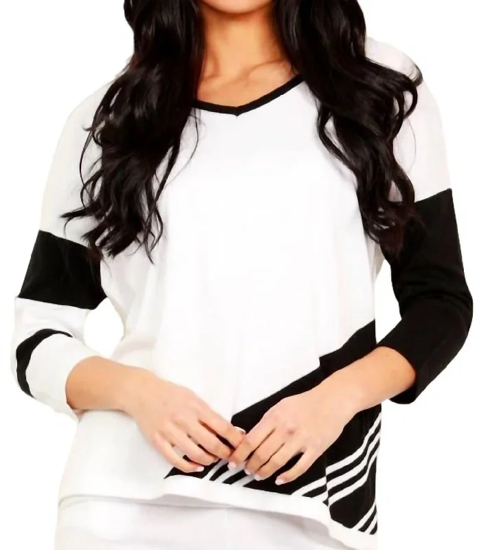 Fashion-forward Women's Clothing Abstract V-Neck Pullover In White/black