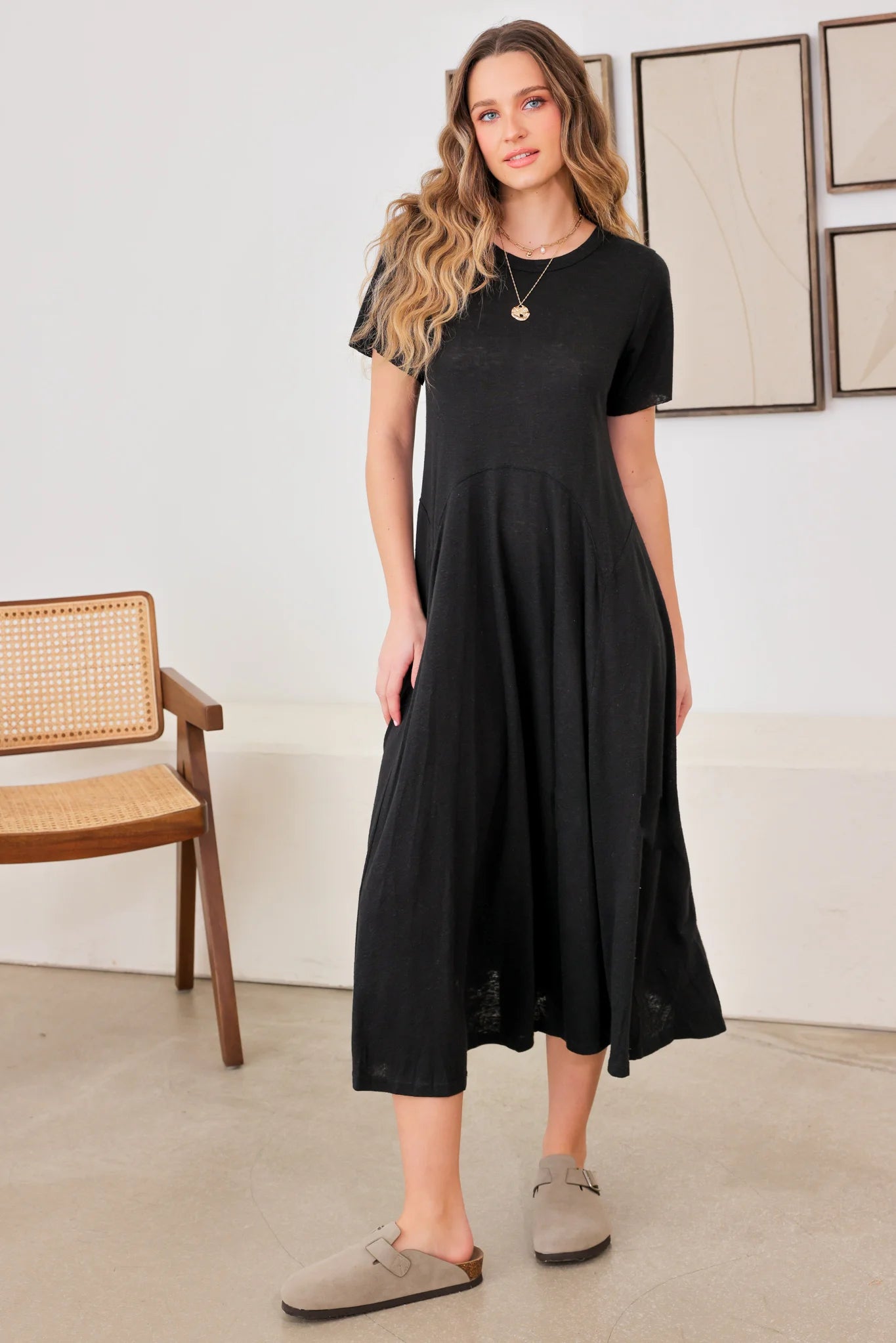 Casual and Comfortable Outfits Short Sleeve Wide Hem Open Back Midi Dress