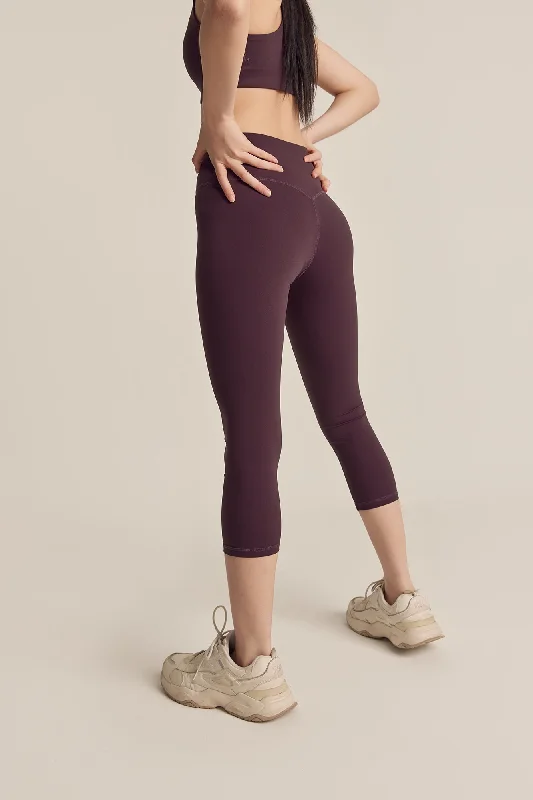 Elegant Women's Fashion Classic Leggings (Crop 21") in Grape